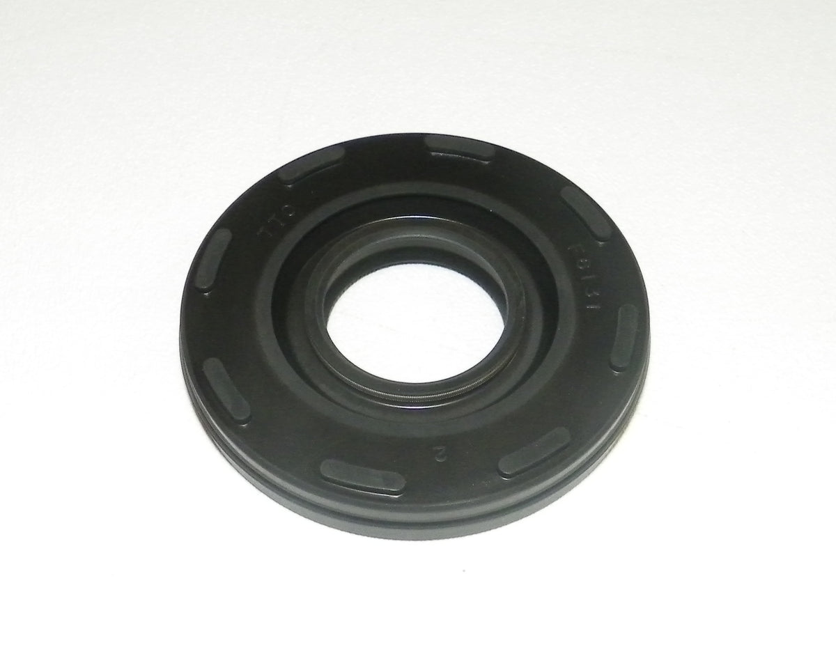 Crankshaft Oil Seal; Kawasaki 650 - 1100 86-11